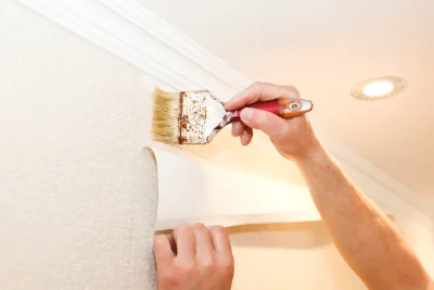 Pose de papier peint à Corsavy — revêtements muraux et toiles de verre